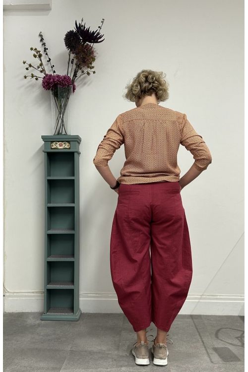 700/44 OS/148A Pantalon rouge coton chambrey